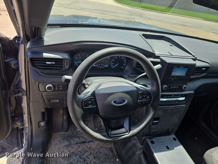 image for item EM7259 2020 Ford Explorer Police interceptor SUV