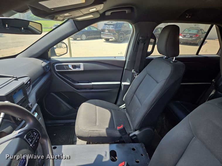 image for item EM7259 2020 Ford Explorer Police interceptor SUV