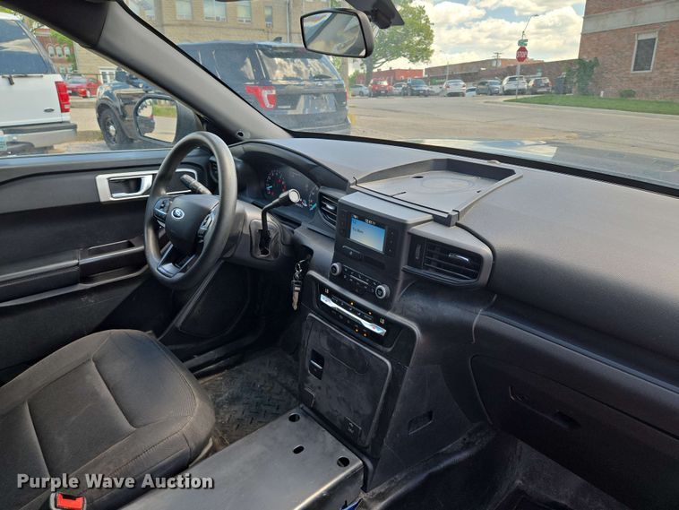 image for item EM7259 2020 Ford Explorer Police interceptor SUV