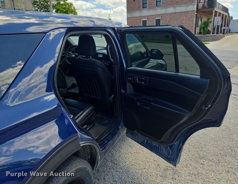 image for item EM7259 2020 Ford Explorer Police interceptor SUV