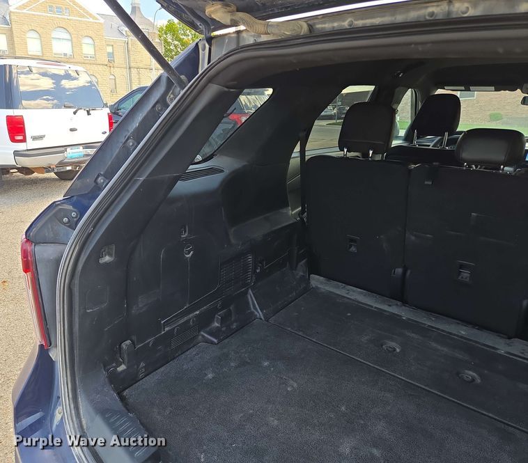 image for item EM7259 2020 Ford Explorer Police interceptor SUV