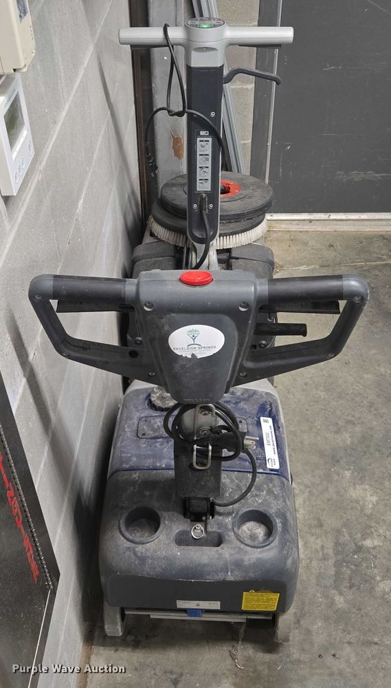 image for item EM7332 (3) floor scrubbers