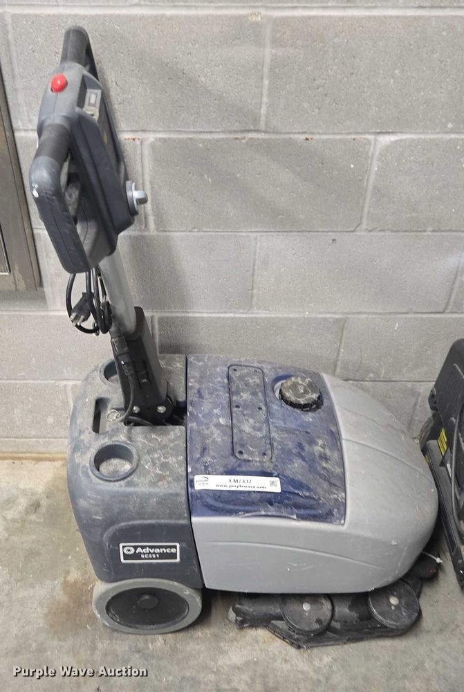 image for item EM7332 (3) floor scrubbers