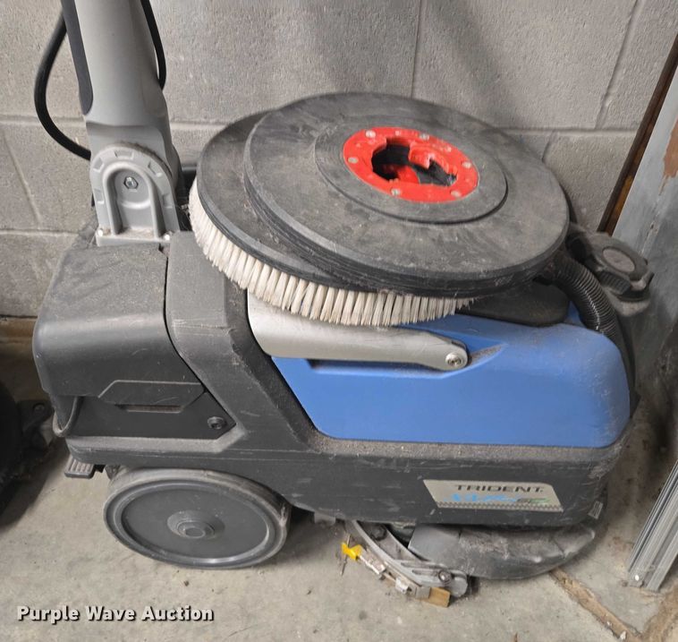 image for item EM7332 (3) floor scrubbers