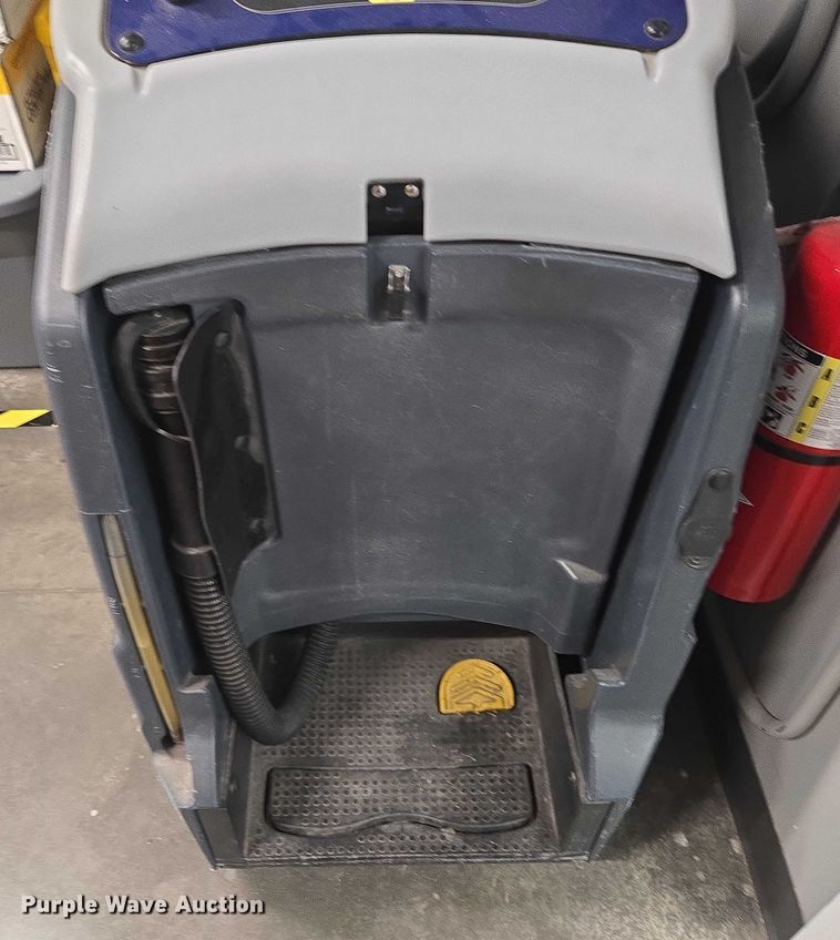 image for item EM7332 (3) floor scrubbers