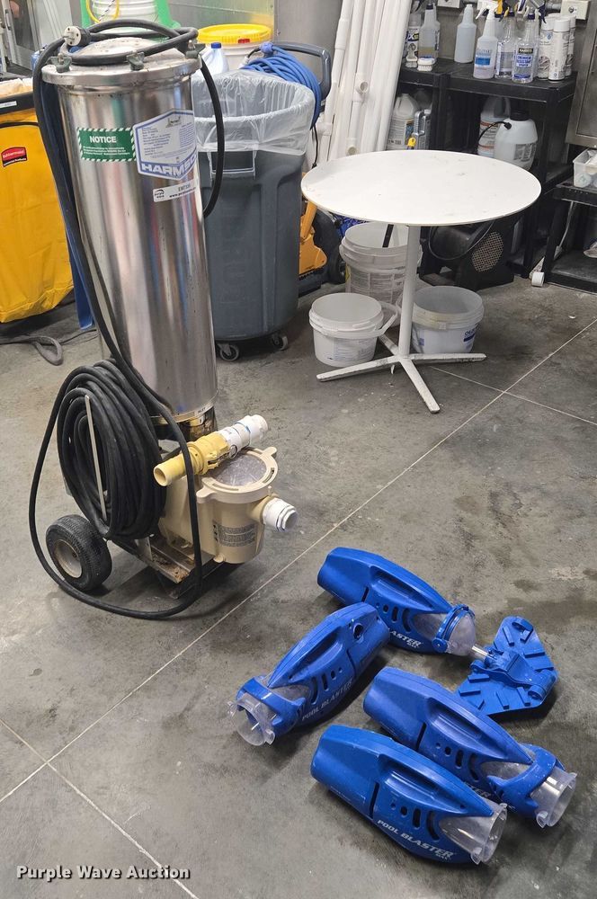 image for item EM7335 Harmsco BF155BKPSC pool vacuum