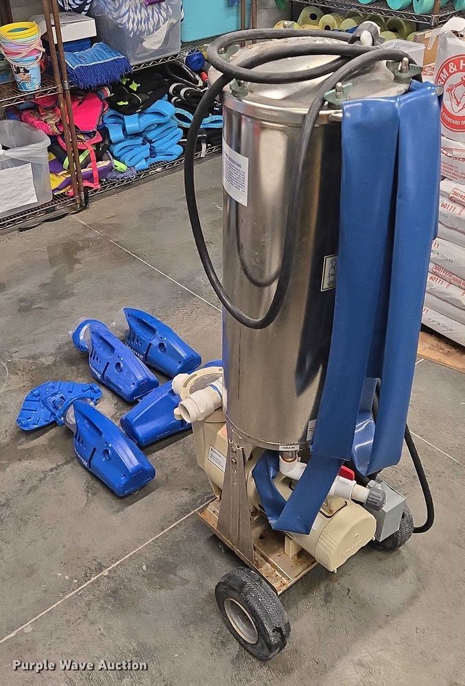 image for item EM7335 Harmsco BF155BKPSC pool vacuum