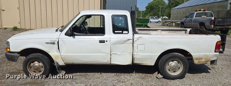 image for item EN3654 1998 Ford Ranger SuperCab pickup truck