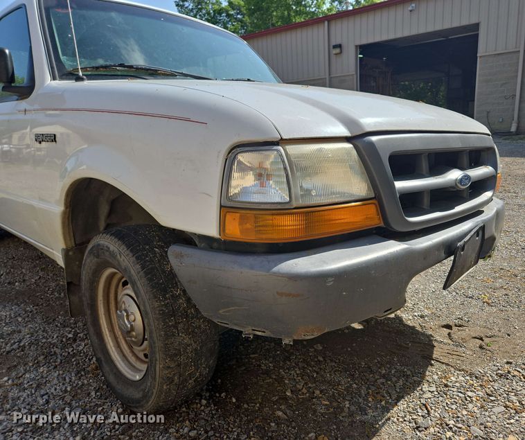 image for item EN3654 1998 Ford Ranger SuperCab pickup truck
