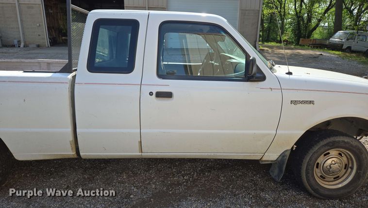 image for item EN3654 1998 Ford Ranger SuperCab pickup truck