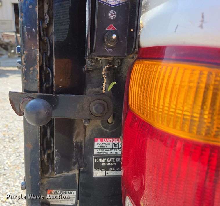 image for item EN3654 1998 Ford Ranger SuperCab pickup truck