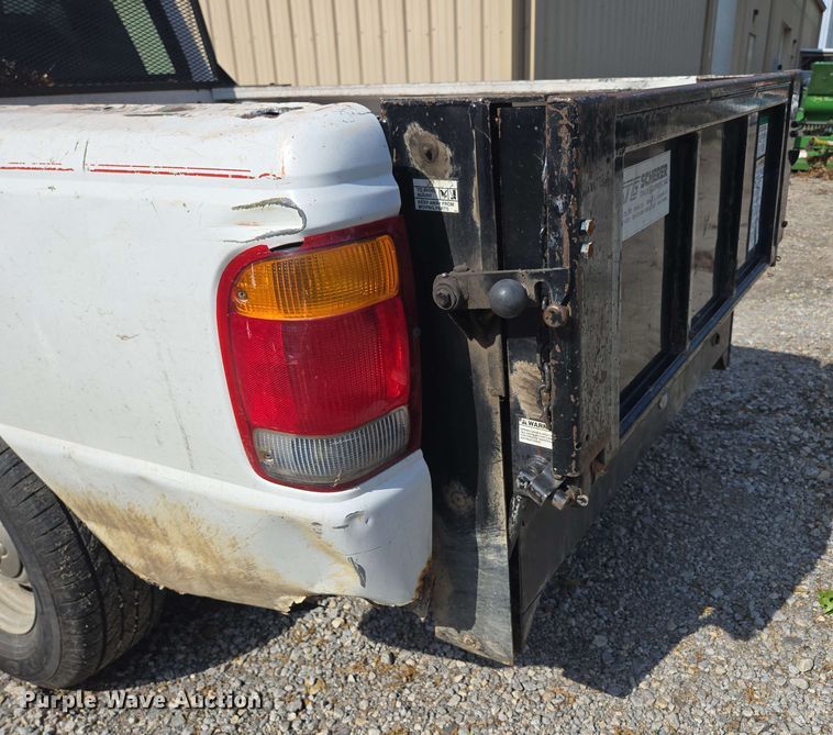 image for item EN3654 1998 Ford Ranger SuperCab pickup truck