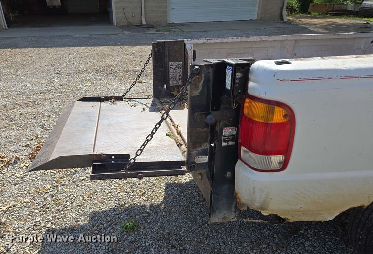 image for item EN3654 1998 Ford Ranger SuperCab pickup truck