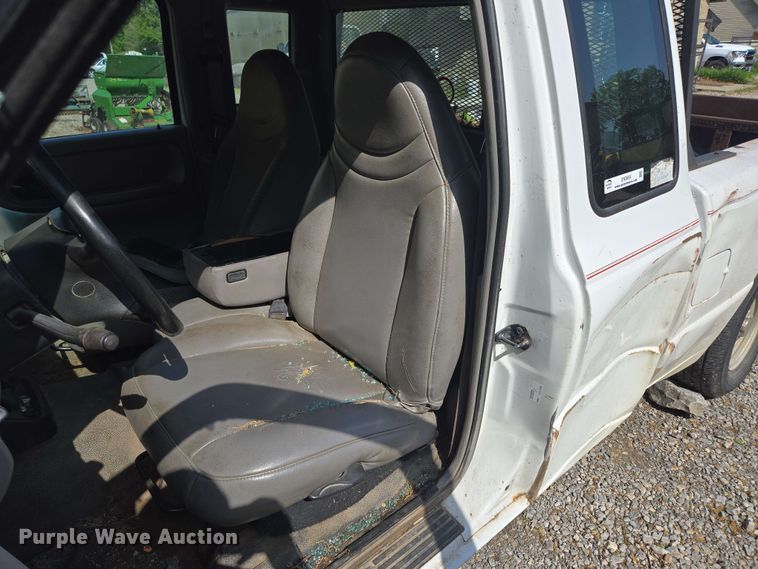 image for item EN3654 1998 Ford Ranger SuperCab pickup truck