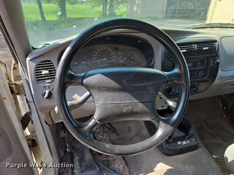 image for item EN3654 1998 Ford Ranger SuperCab pickup truck