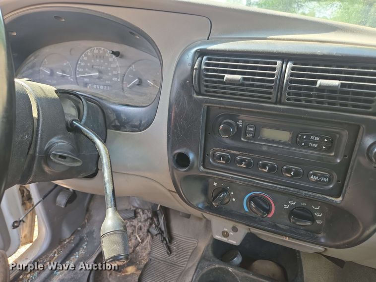 image for item EN3654 1998 Ford Ranger SuperCab pickup truck