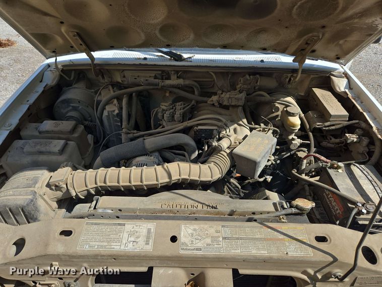 image for item EN3654 1998 Ford Ranger SuperCab pickup truck