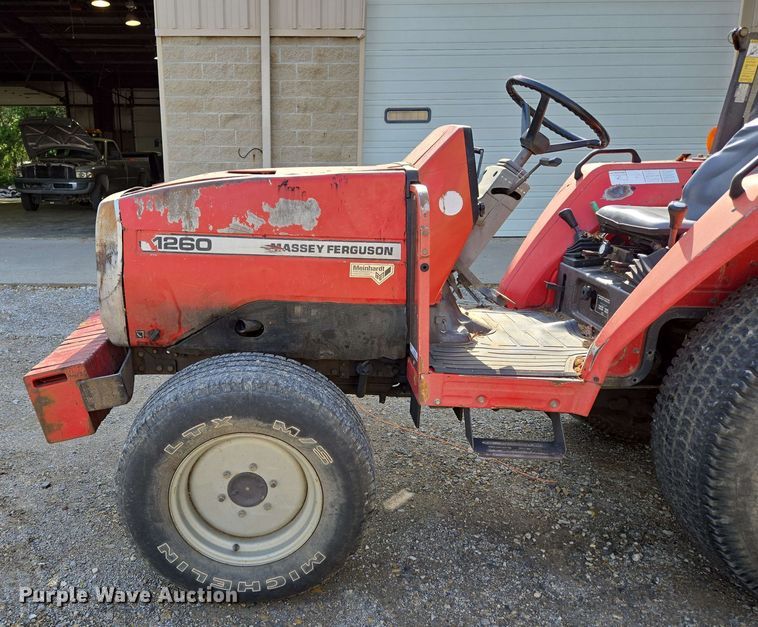 image for item EN3655 1994 Massey Ferguson 1260 MFWD tractor