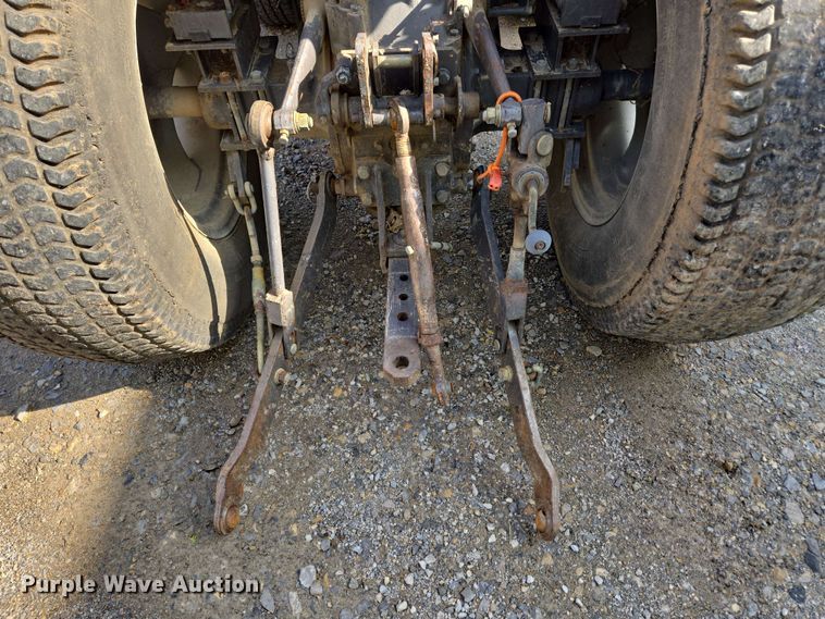 image for item EN3655 1994 Massey Ferguson 1260 MFWD tractor