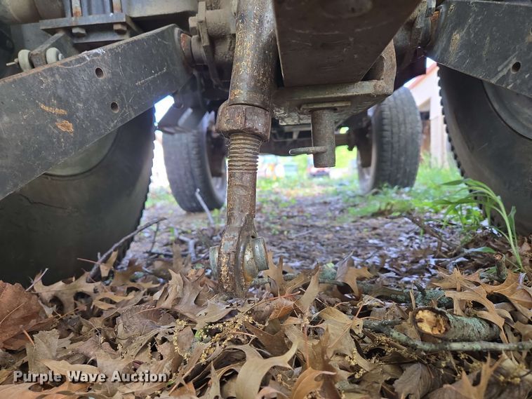 image for item EN3655 1994 Massey Ferguson 1260 MFWD tractor