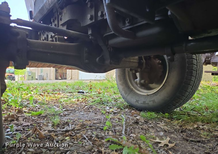 image for item EN3655 1994 Massey Ferguson 1260 MFWD tractor