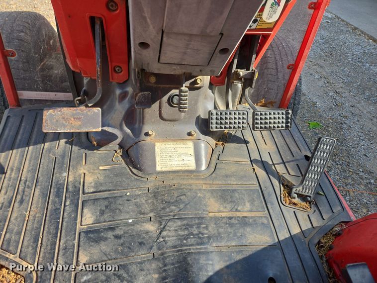 image for item EN3655 1994 Massey Ferguson 1260 MFWD tractor