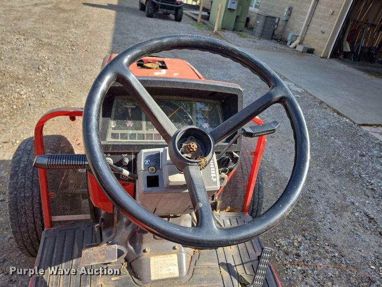 image for item EN3655 1994 Massey Ferguson 1260 MFWD tractor