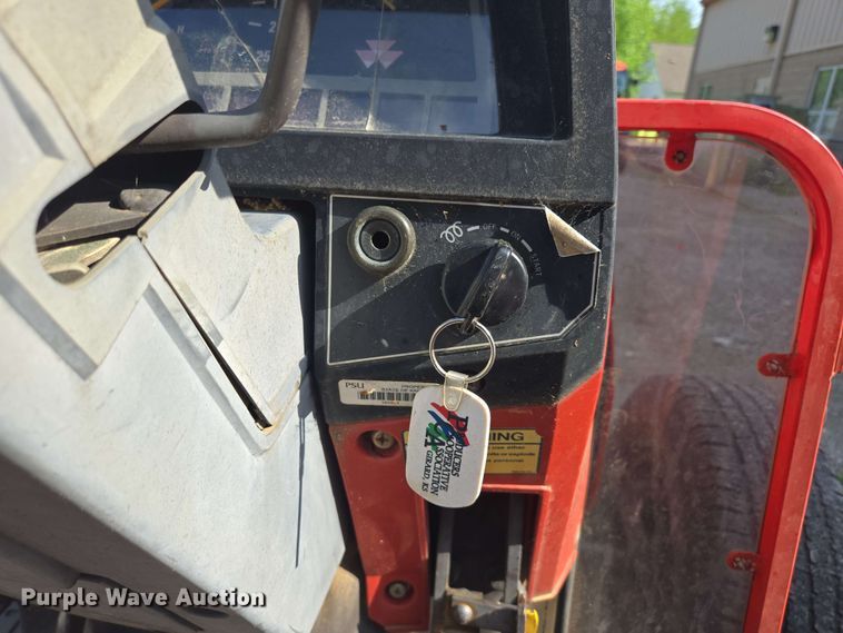 image for item EN3655 1994 Massey Ferguson 1260 MFWD tractor