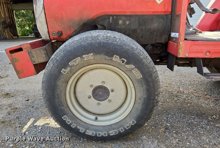 image for item EN3655 1994 Massey Ferguson 1260 MFWD tractor