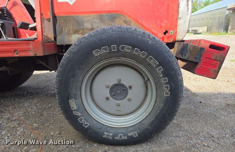 image for item EN3655 1994 Massey Ferguson 1260 MFWD tractor