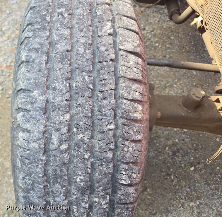 image for item EN3655 1994 Massey Ferguson 1260 MFWD tractor