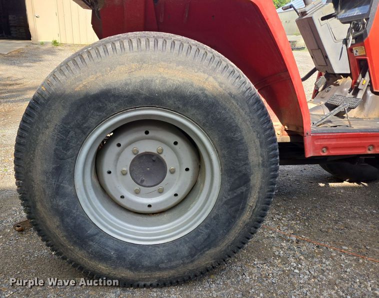 image for item EN3655 1994 Massey Ferguson 1260 MFWD tractor