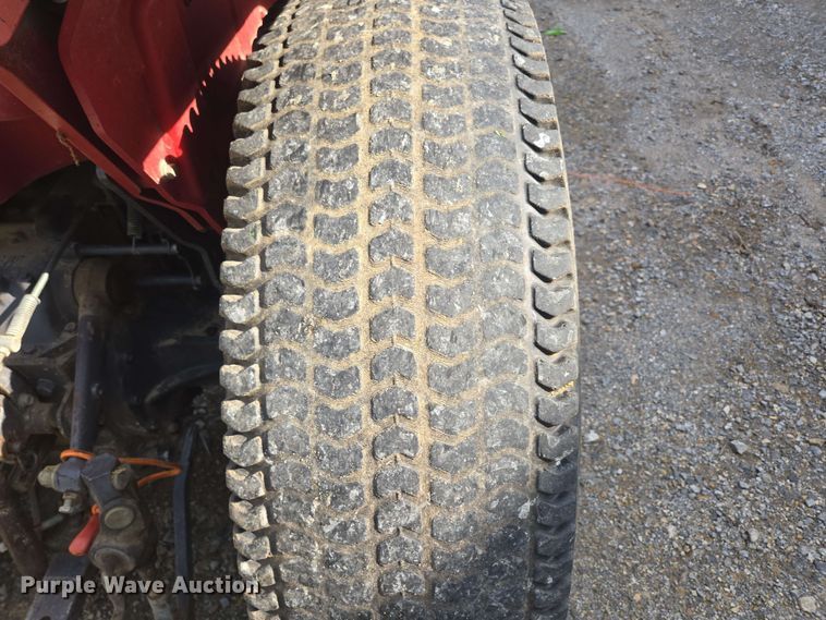 image for item EN3655 1994 Massey Ferguson 1260 MFWD tractor