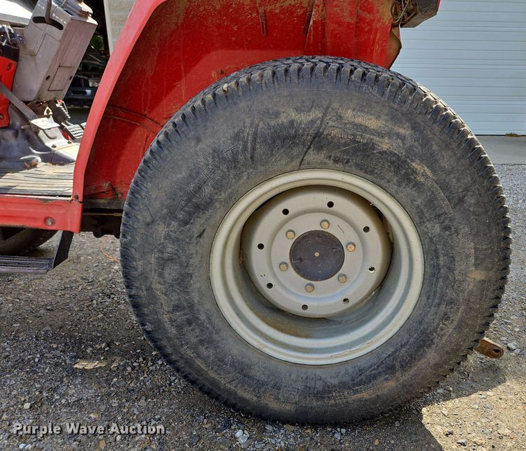 image for item EN3655 1994 Massey Ferguson 1260 MFWD tractor