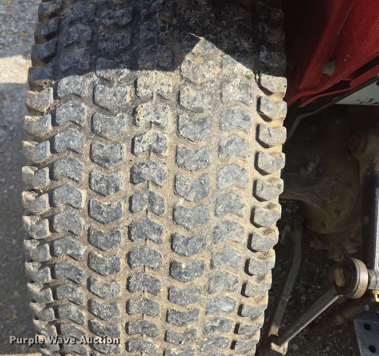 image for item EN3655 1994 Massey Ferguson 1260 MFWD tractor