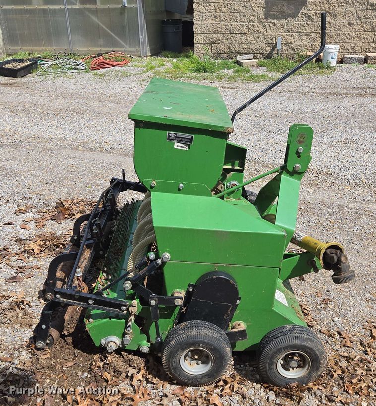 image for item EN3657 Gandy 2848DP seeder