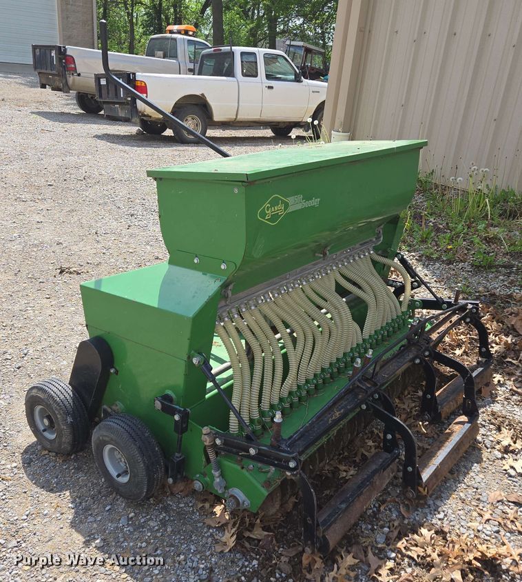 image for item EN3657 Gandy 2848DP seeder