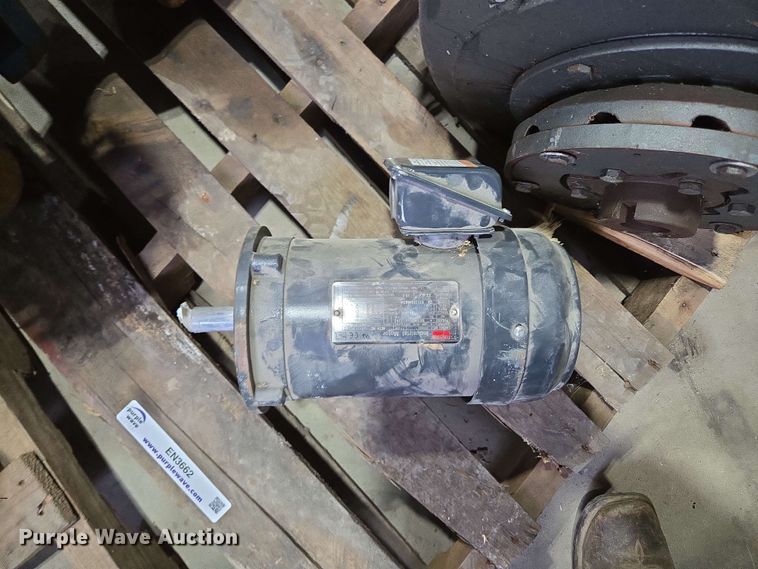 image for item EN3662 (5) electric motors