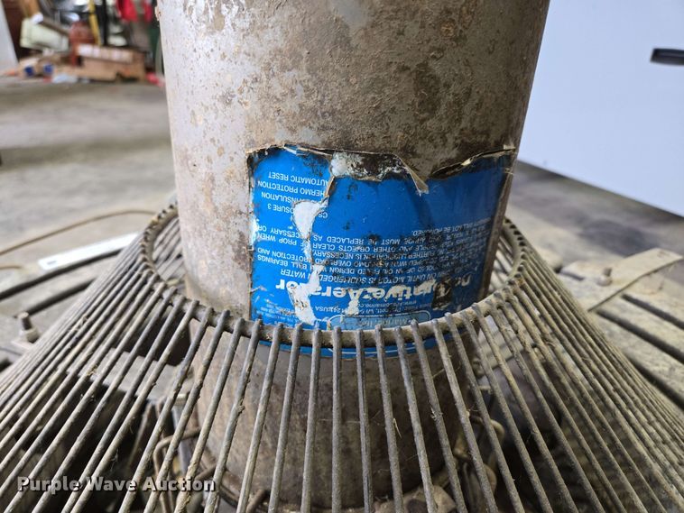 image for item EN3663 Kasco floating fountain pump