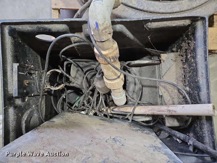 image for item EN3663 Kasco floating fountain pump