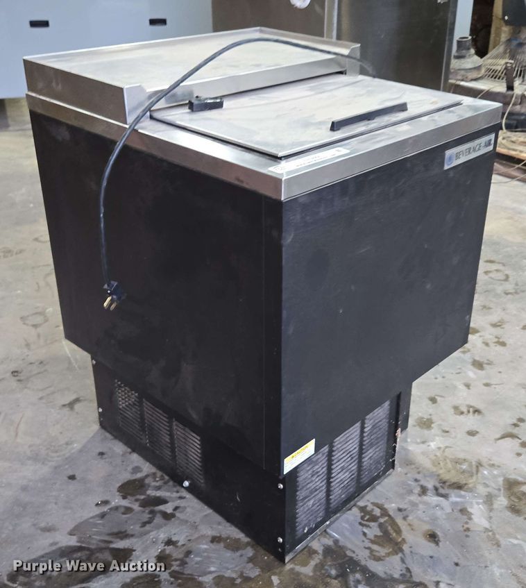image for item EN3664 Beverage-Air GF24L beverage cooler
