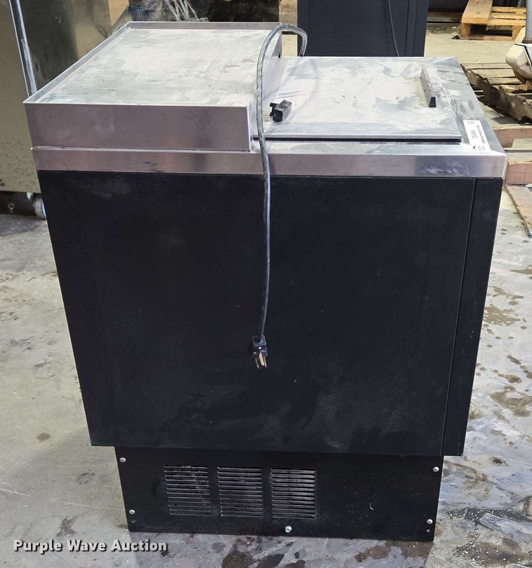 image for item EN3664 Beverage-Air GF24L beverage cooler