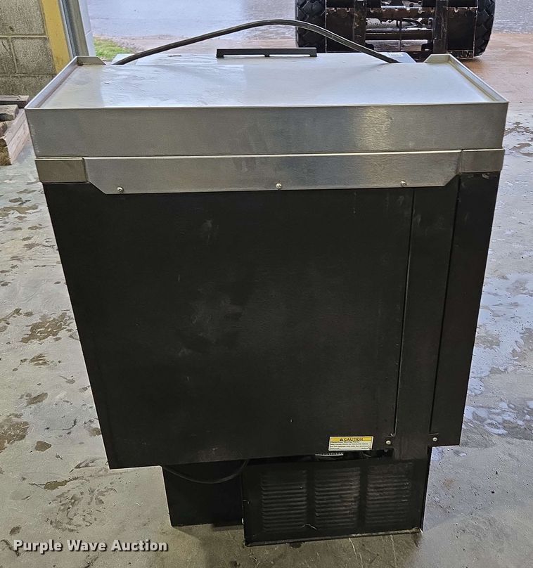 image for item EN3664 Beverage-Air GF24L beverage cooler