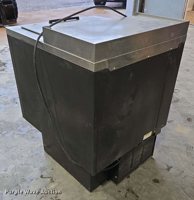 image for item EN3664 Beverage-Air GF24L beverage cooler