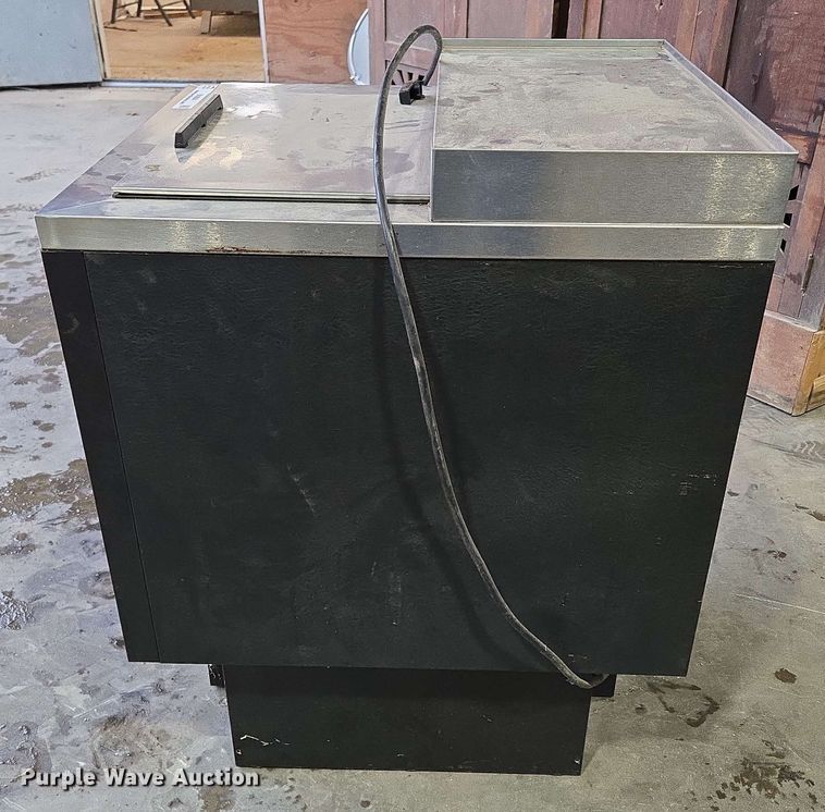 image for item EN3664 Beverage-Air GF24L beverage cooler