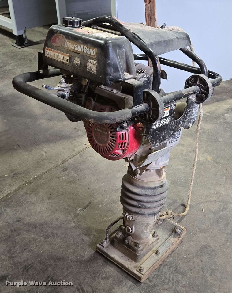 image for item EN3667 2002 Ingersoll-Rand RX-654H plate compactor