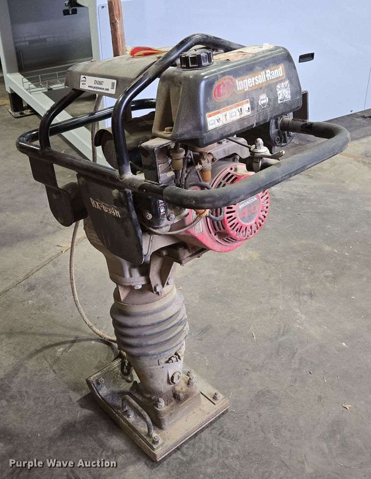 image for item EN3667 2002 Ingersoll-Rand RX-654H plate compactor