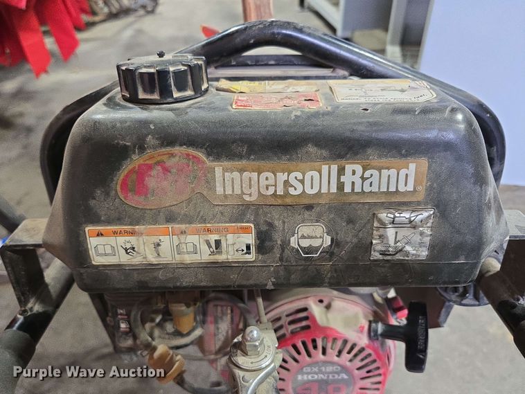 image for item EN3667 2002 Ingersoll-Rand RX-654H plate compactor