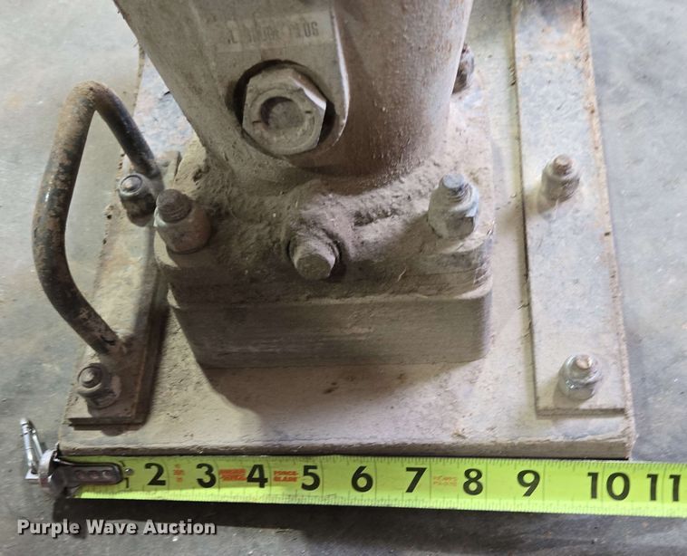 image for item EN3667 2002 Ingersoll-Rand RX-654H plate compactor