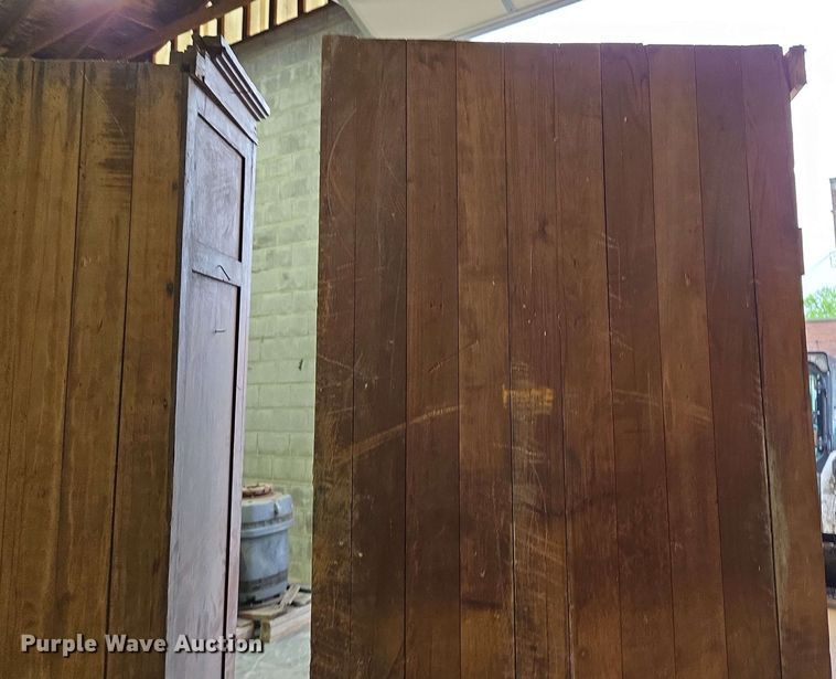 image for item EN3669 (2) cabinets